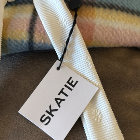 Skatie white bikini top - Picture 3 of 3